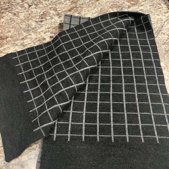 Michael Kors Mens Scarf - Picture 2 of 2